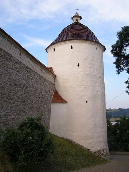 450px-Stary_Sacz_klasztor_klarysek_baszta